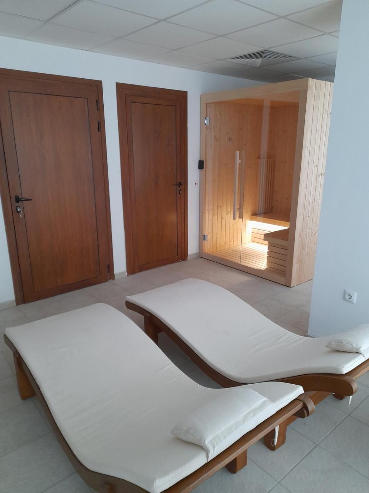 Queen'S Palace Balchik Apartment Esterno foto