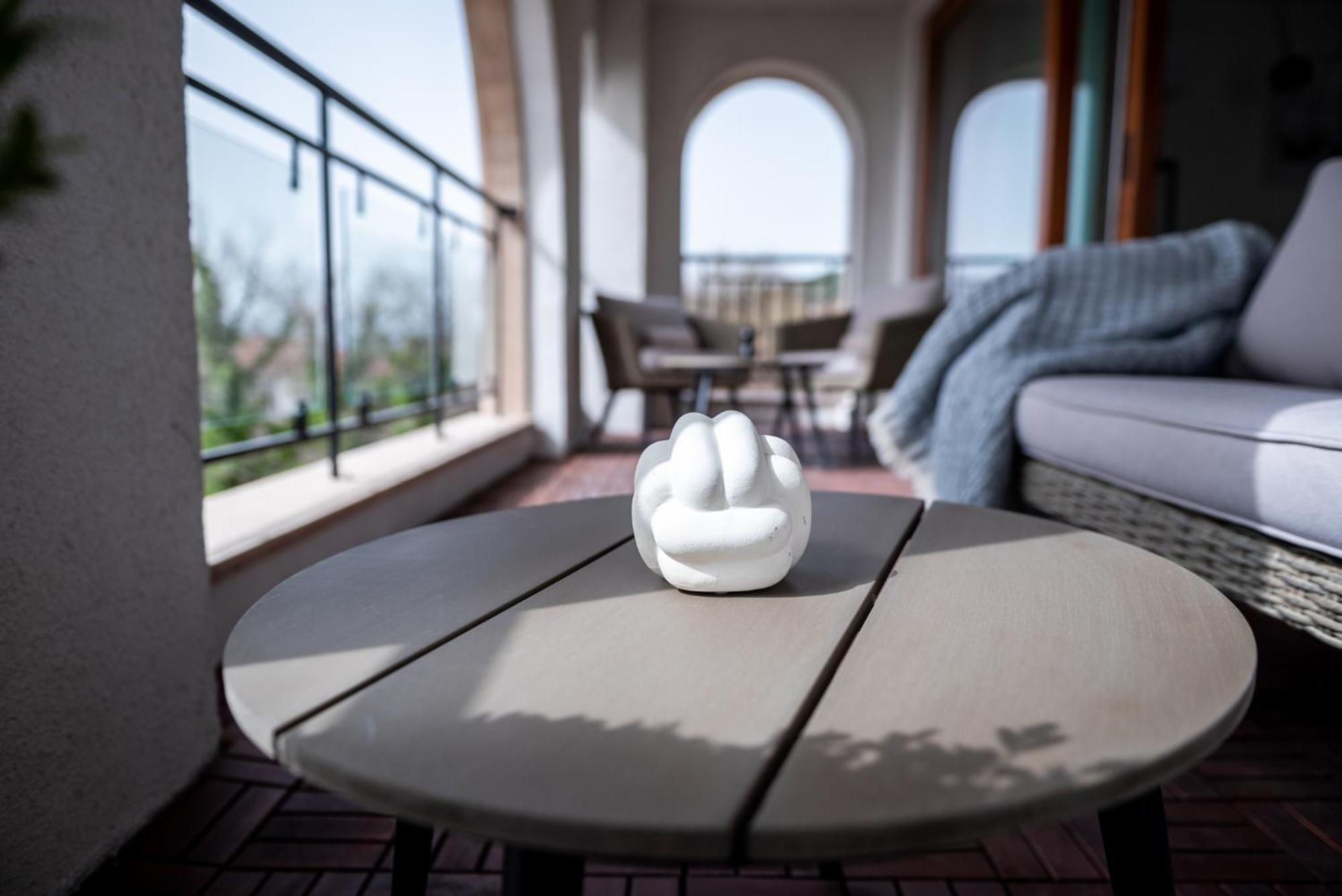 Queen'S Palace Balchik Apartment Esterno foto