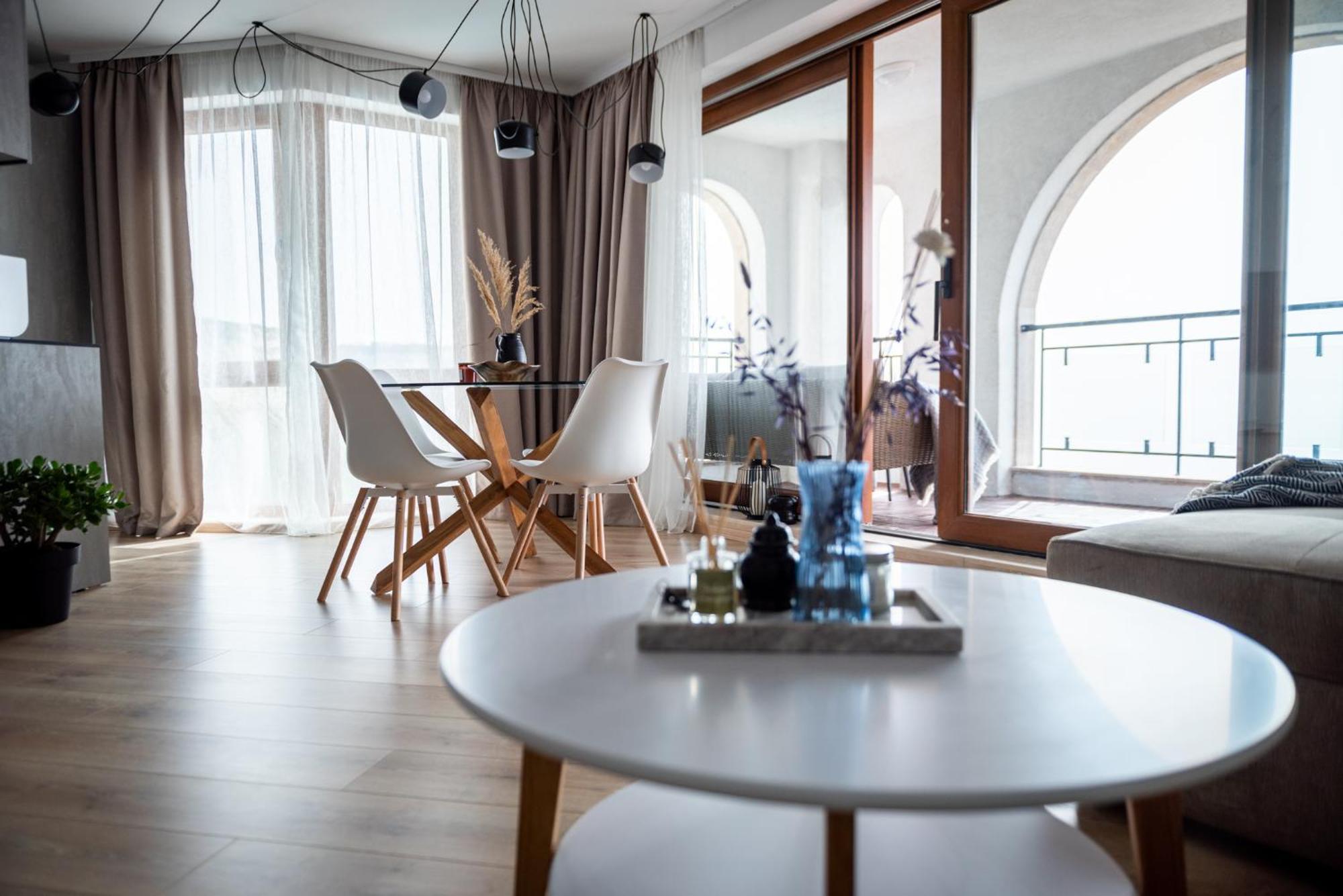 Queen'S Palace Balchik Apartment Esterno foto