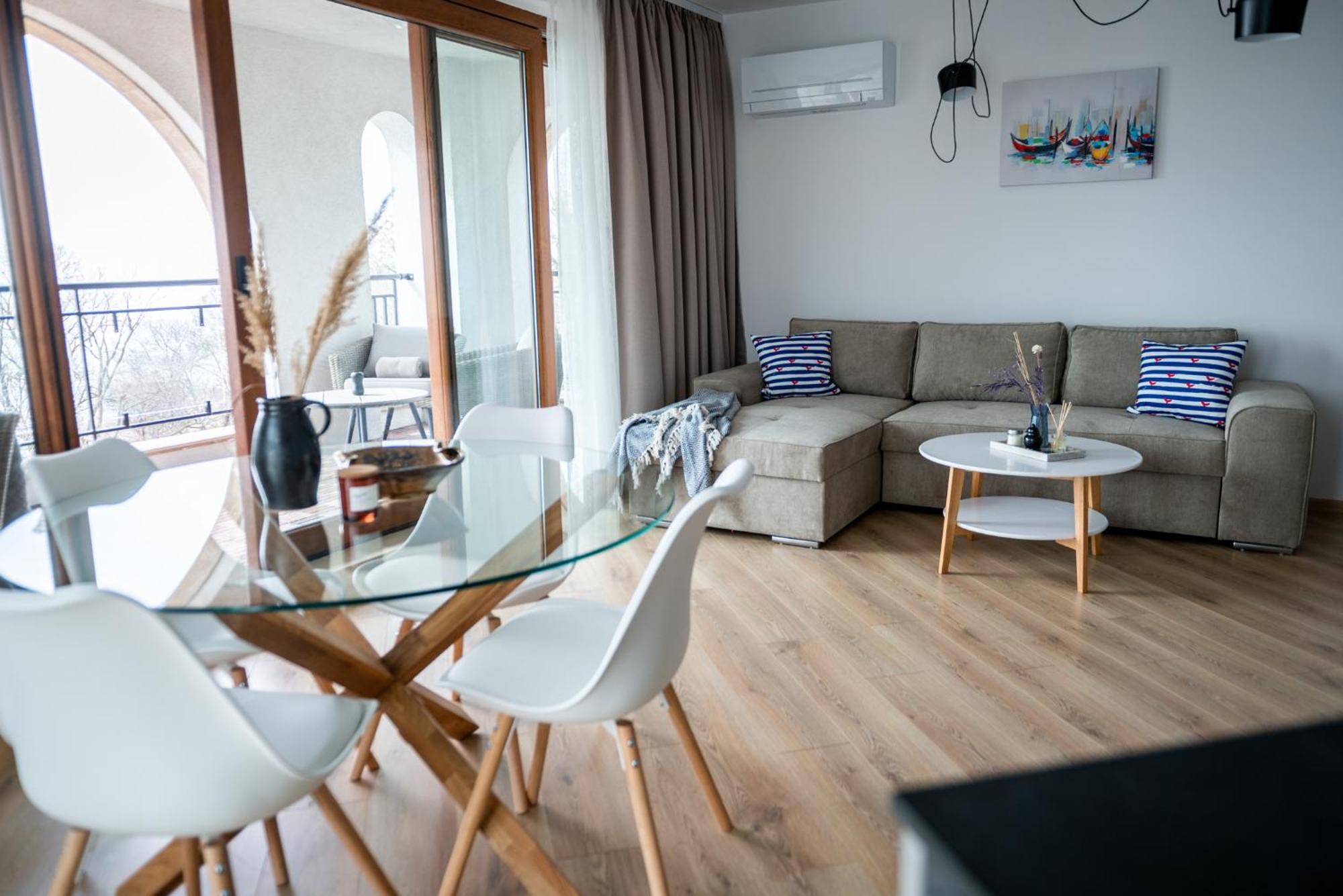 Queen'S Palace Balchik Apartment Esterno foto