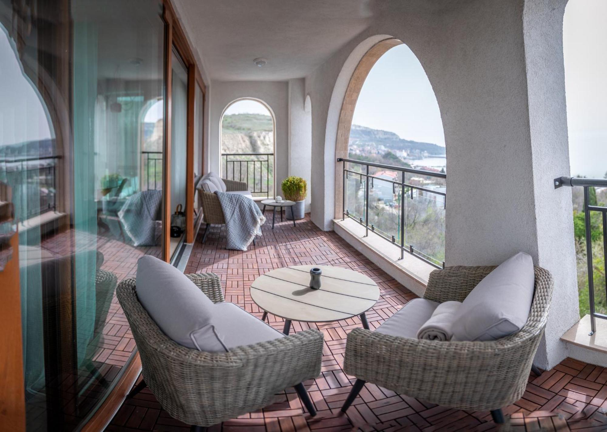 Queen'S Palace Balchik Apartment Esterno foto