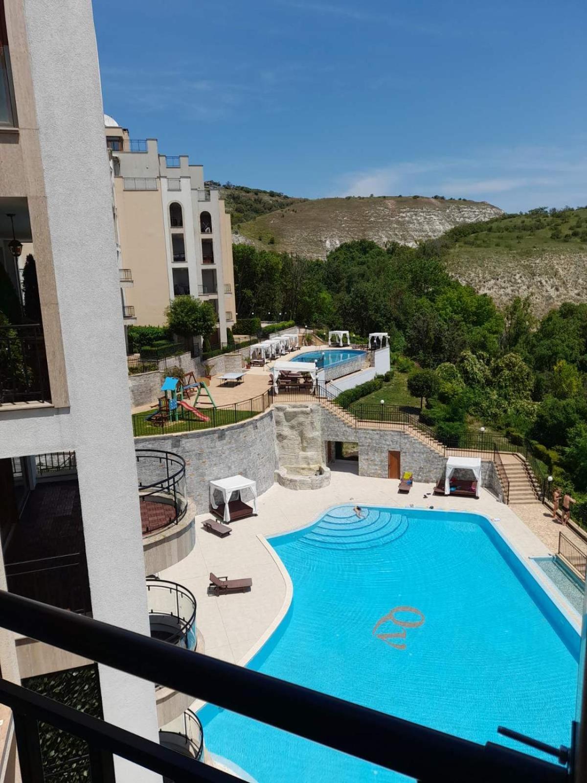 Queen'S Palace Balchik Apartment Esterno foto