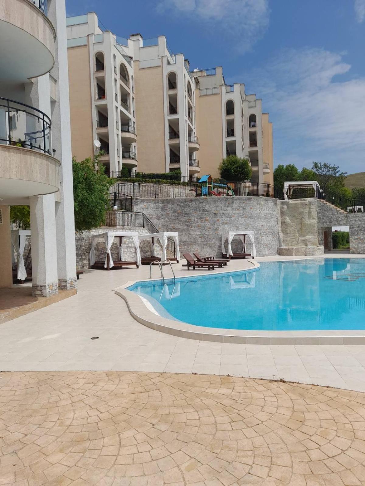 Queen'S Palace Balchik Apartment Esterno foto