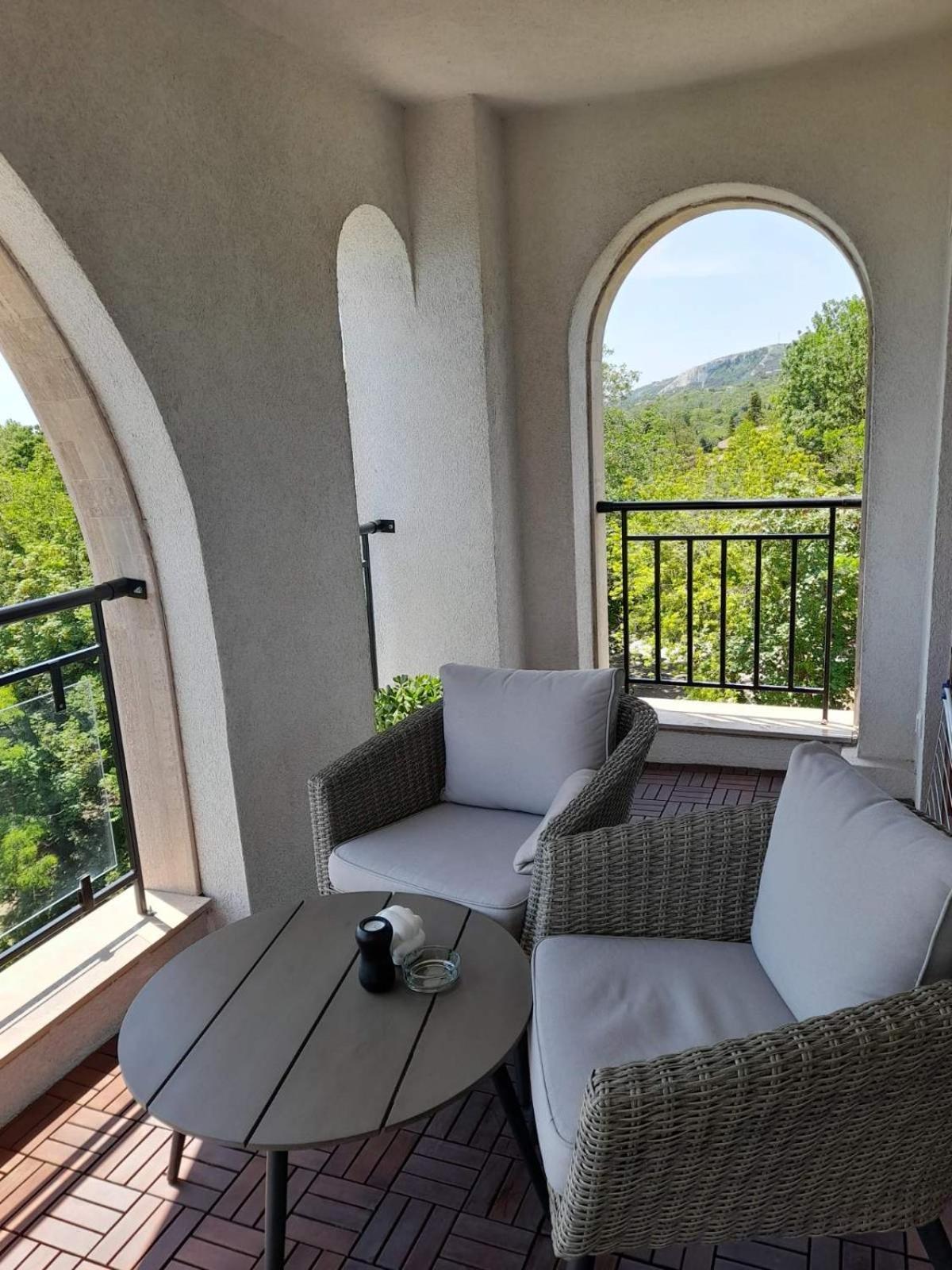 Queen'S Palace Balchik Apartment Esterno foto