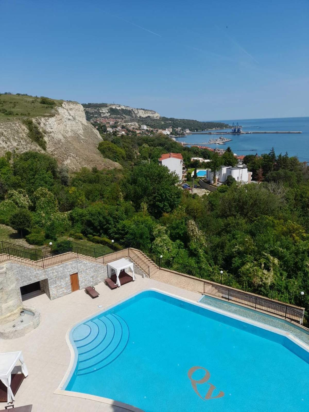 Queen'S Palace Balchik Apartment Esterno foto