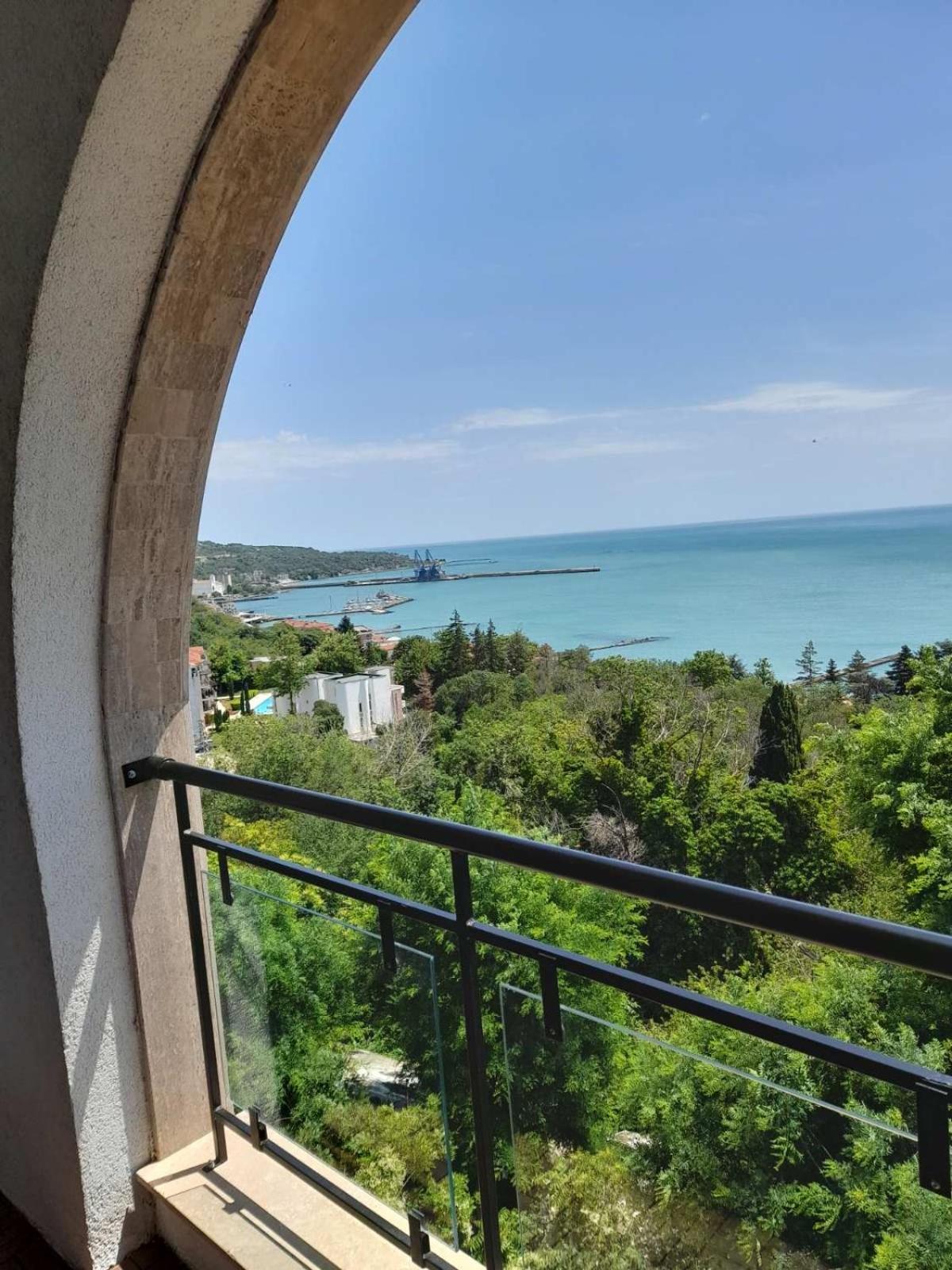 Queen'S Palace Balchik Apartment Esterno foto