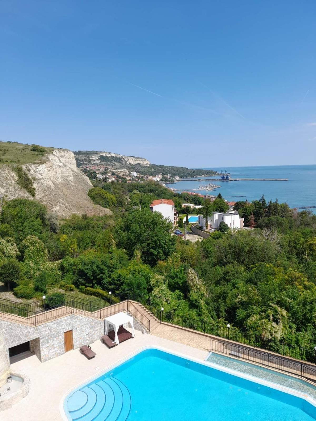 Queen'S Palace Balchik Apartment Esterno foto